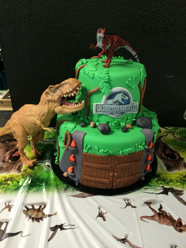 Jurassic Park Birthday Cake Roaring Jurassic World Birthday Party ...